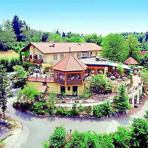 Hotell Restaurant - Haeuserl Im Wald
